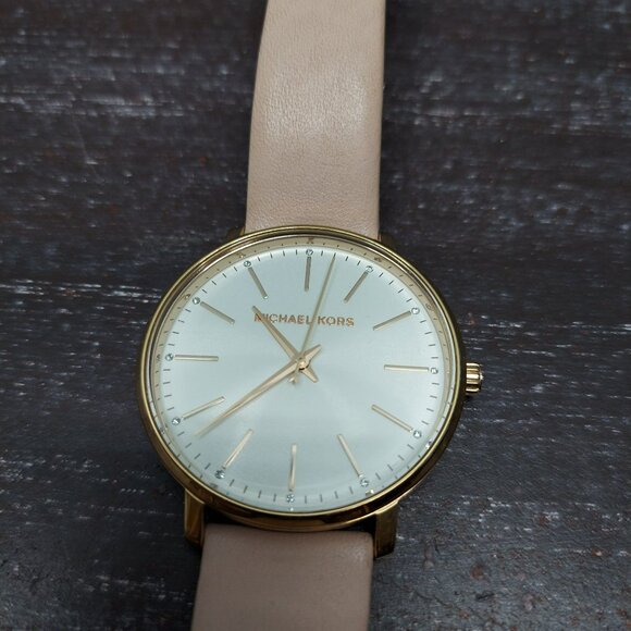 Michael Kors Womens Analog Watch With Leather Strap - Picture 1 of 9